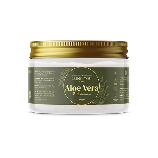 Aloe Vera Gel – Hydrates, tightens skin, and smooths hair